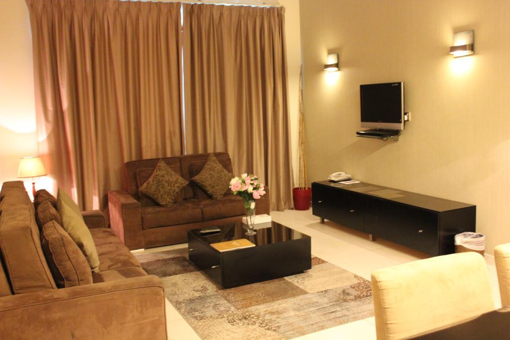 Royal Ascot Hotel Apartment - Kirklees 2 두바이 외부 사진