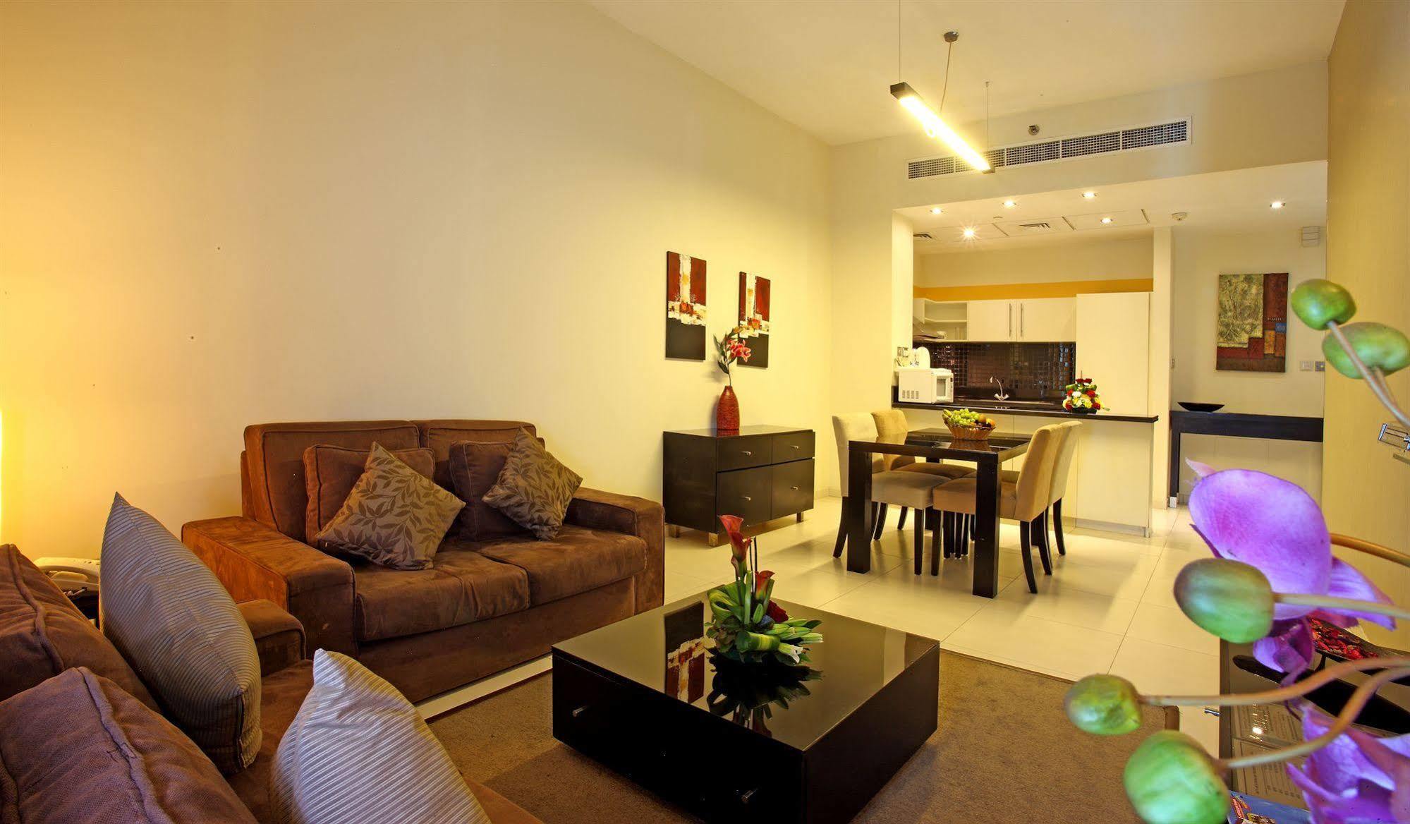 Royal Ascot Hotel Apartment - Kirklees 2 두바이 외부 사진